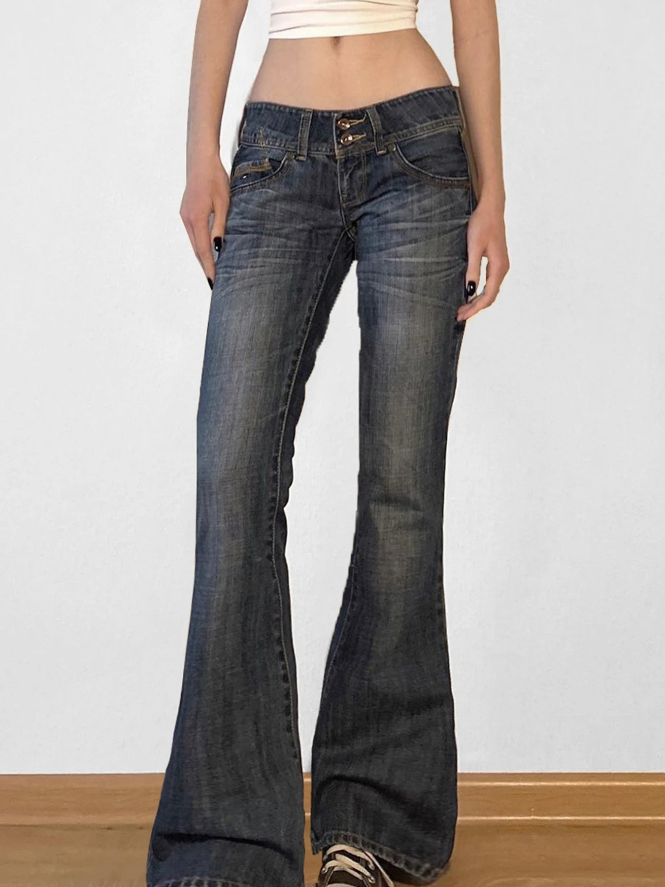 Vintage Y2K Flared Jeans – Low Rise Denim